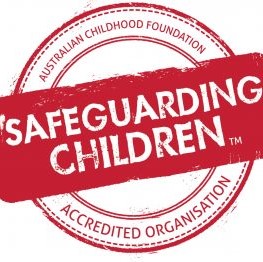 Safeguard children red logo 300x263