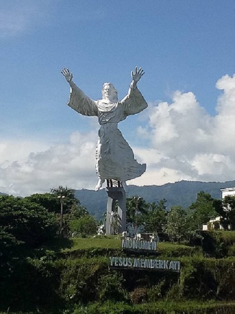 SACRED_HEART_MANADO.jpg