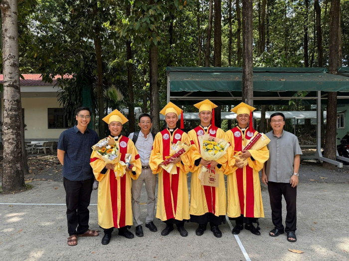 vnam grad 3.png quang use